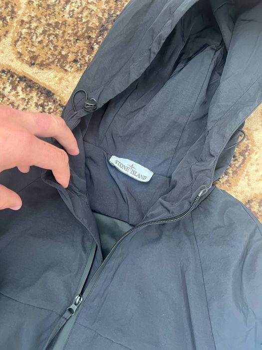 Нова вітровка Stone Island, матеріал який відштовхує воду . Стан як на фото