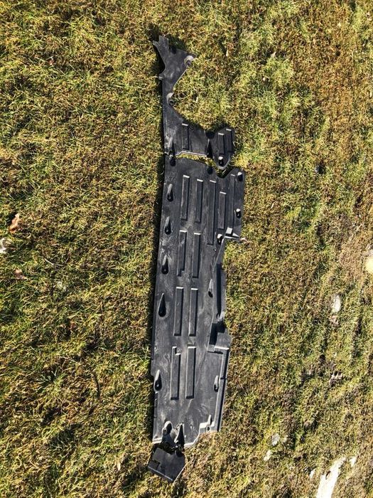 Audi A8 D3 Osłona Płyta Podwozia Lewa 4eb