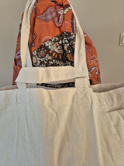 Torba materiałowa shoperka Massimo Dutti idealna na wiosnę