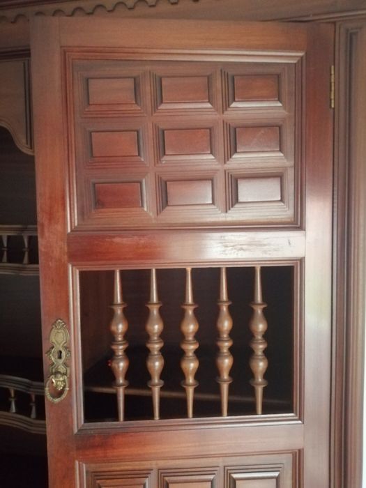 Móvel louceiro antigo