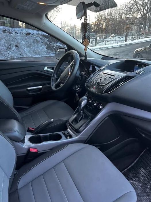 Продам Ford Escape
