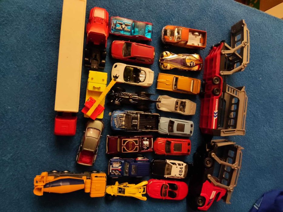 Auta Samochody Hot Wheels i inne zestaw 22 szt