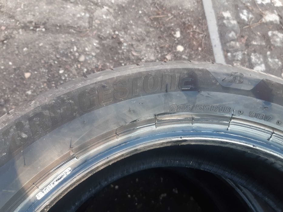 Opony letnie Bridgestone 225/55/18 cztery sztuki