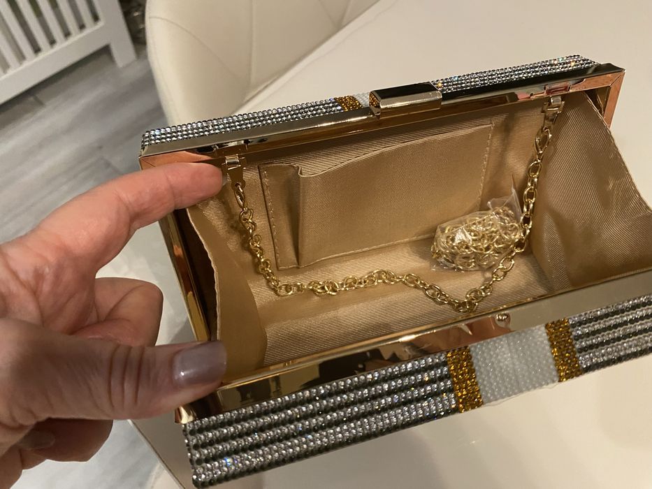 Стильний клатч у камінні