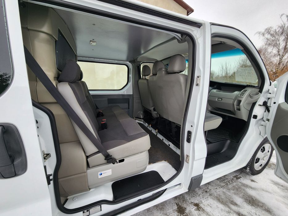 Опель Віваро 2011 рік, 2,0 дизель, 84 квт.Оригінальний вантажо-пасажир