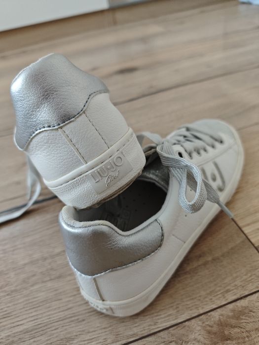 Białe tenisówki r.35