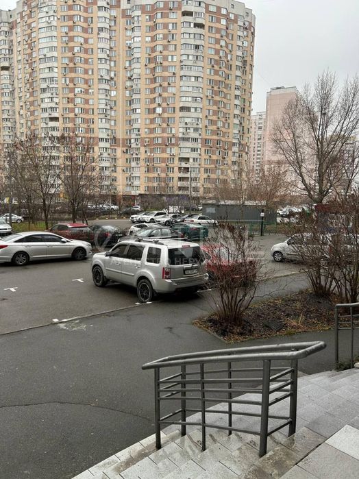 Продаж! Фасад! Торгова! Салон Краси! Григоренко! 73 м²! 1 986 $ за м²!