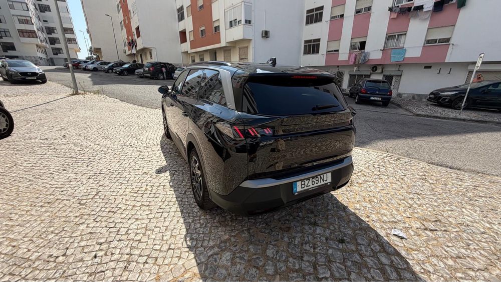 Peugeot 5008 hibrido 2025