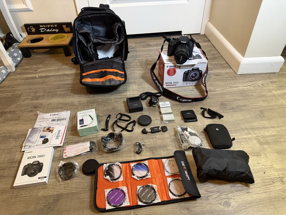 Zestaw Canon EOS 700D + Obiektyw 18-55 STM | Stan JAK NOWY | Mega Komplet + Filtry + Plecak