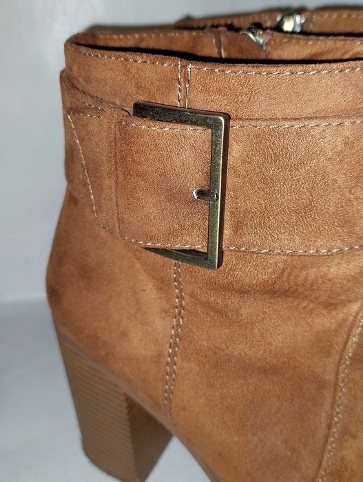 Botas Bershka nº38 Semi Novas