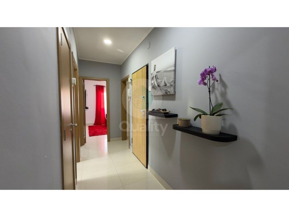 Apartamento T3 convertido em T2 na Verderena