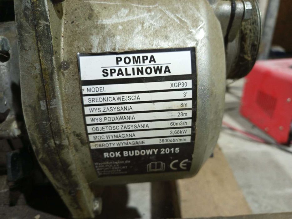 Dwie pompy do wody spalinowe