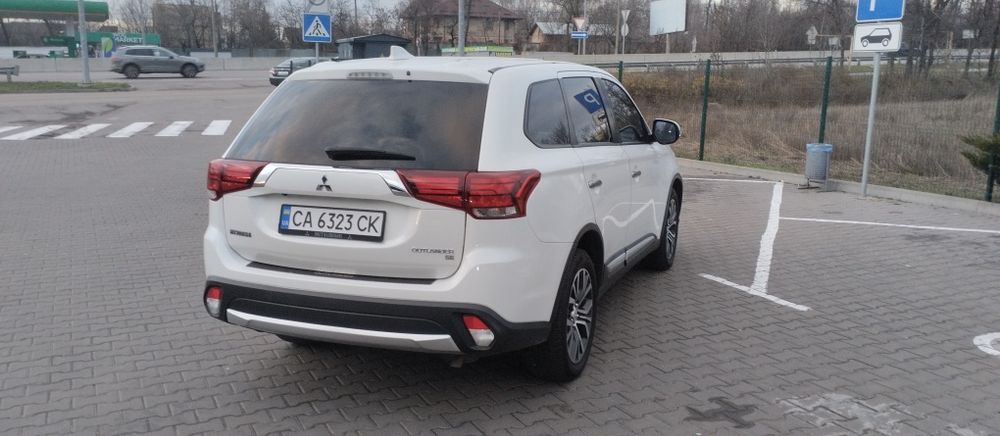 Mitsubishi Outlander 3