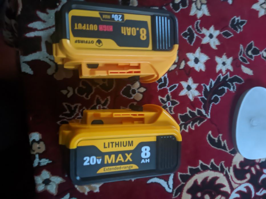 Акумуляторна батарея DCB200 20V/8Ah для бездротового електроінструмент