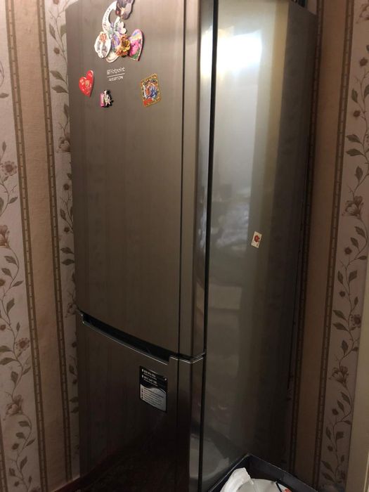 Продам холодильник ARISTON Hotpoint