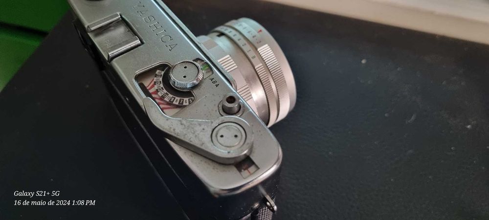 Máquina fotográfica analógica YASHICA MINISTER III
