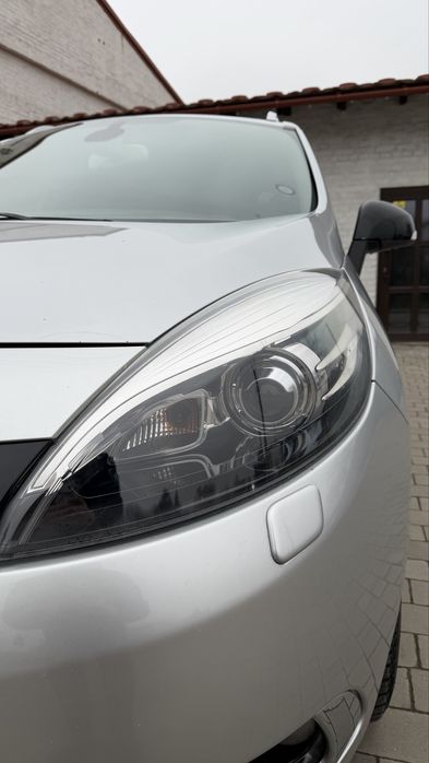 Renault grand scenik 2014