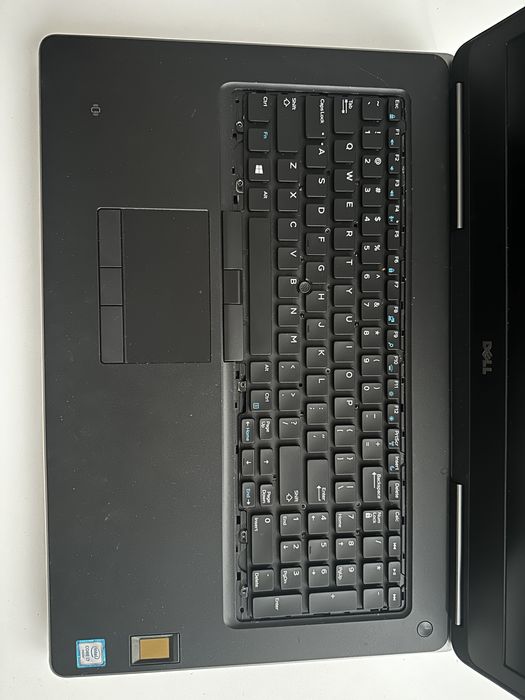 Dell Precision 7710 i7-6820HQ. 17.3 FullHD. Nvidia Quadro M4000M 4GB