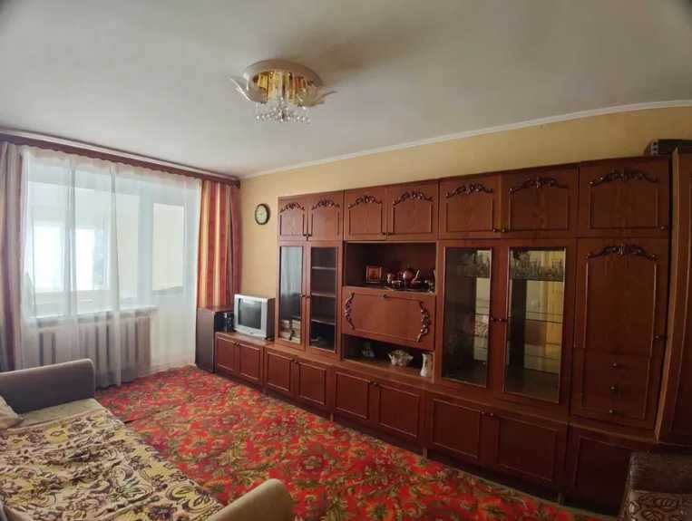 Продаю 1-кім.Кв(самий ЦЕНТР)Нові М/П, Кафель Великий балкон Кирпич.Дом