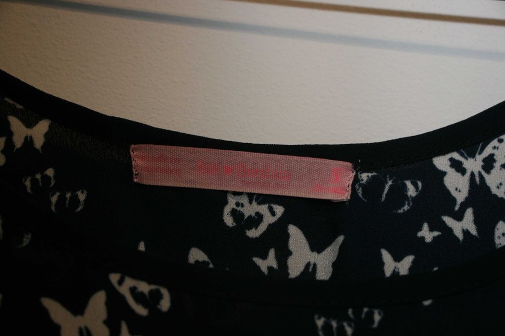 Blusa c/ Borboletas Bershka