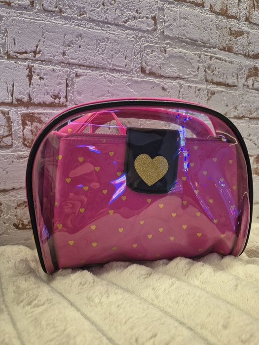 Zestaw kosmetyczek różowych