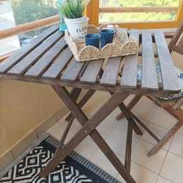 Mesa madeira e 2 cadeiras - precisa levar verniz - tudo 30€