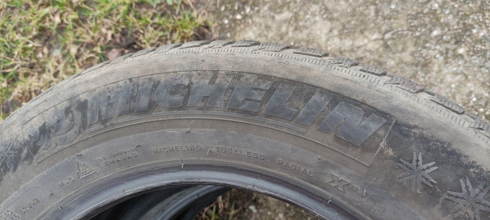 Opony zimowe z 2017r 5mm 225/55/16 Michelin N