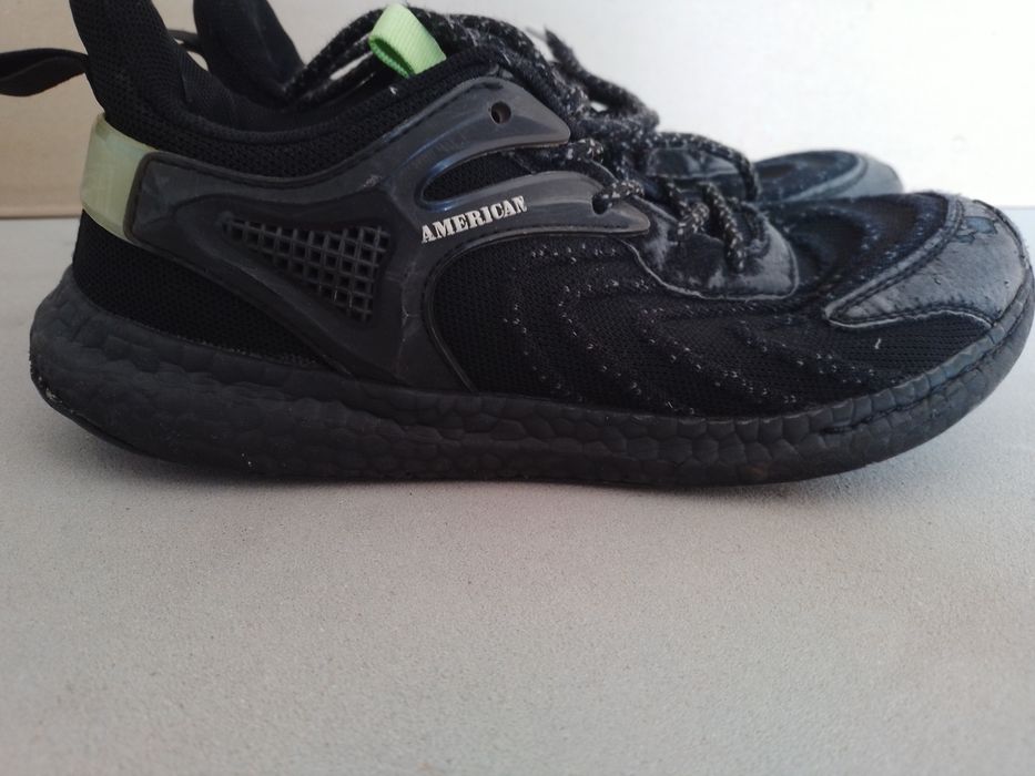 Кросівки на  хлопчика.