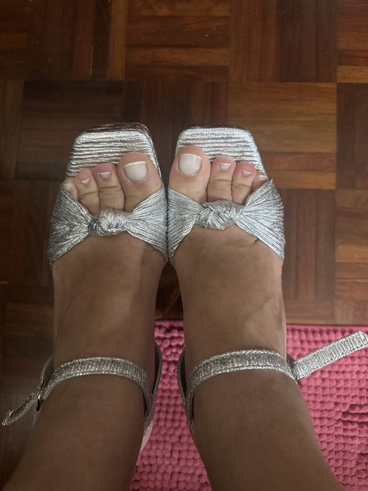 Vendo sandalia prata salto 12cm