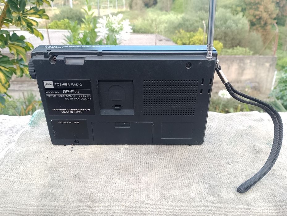 Rádio portátil, bom estado