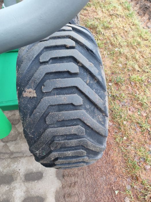 Przyczepa leśna farma 8t