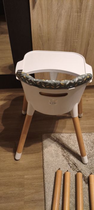 Krzesełko do karmienia Lionelo