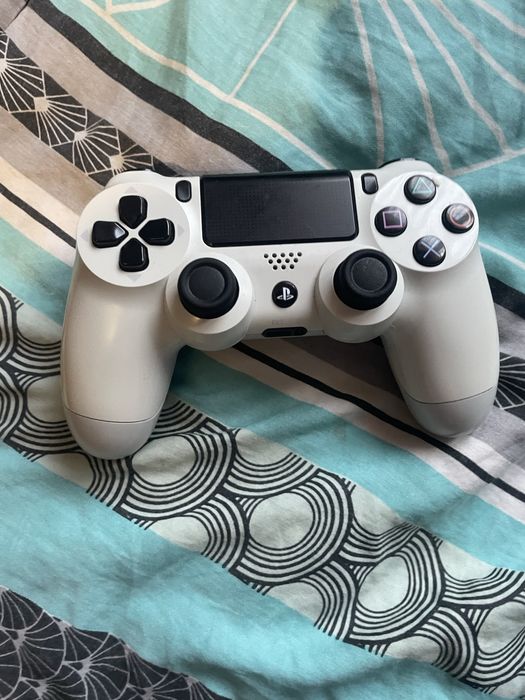 Ps4 slim z 3 grami kabel hdmi i zasilania