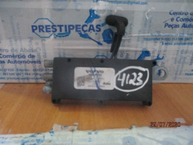 Amplificador de colunas VOLVO V50 (MW)