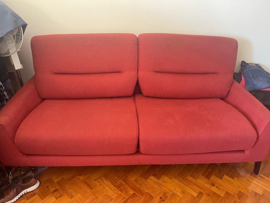 Sofá 2 Lugares Luís Silva (Estilo Vintage/Mid-Century) – Vermelho