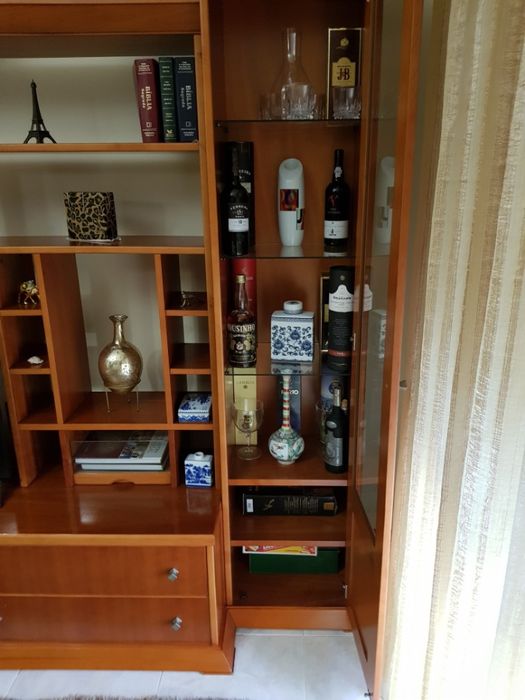 Estante / móvel de sala em cerejeira