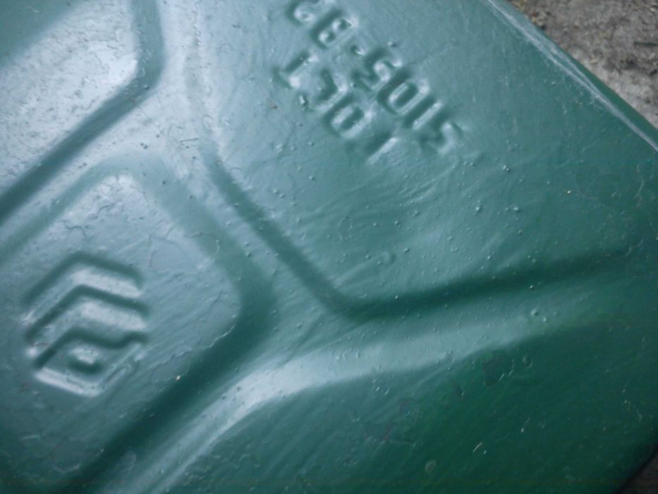 kanister kanistry z lat PRL ZSRR zielony super stan ładne metalowy