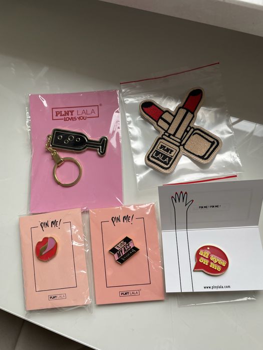 Plny Lala pin piny przypinki przypinka brelok kiss Prosecco