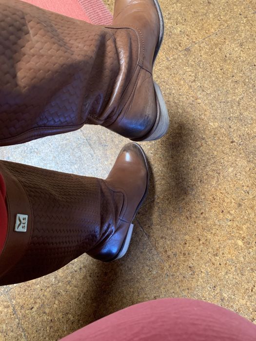 Botas em pele castanhas da Salsa.