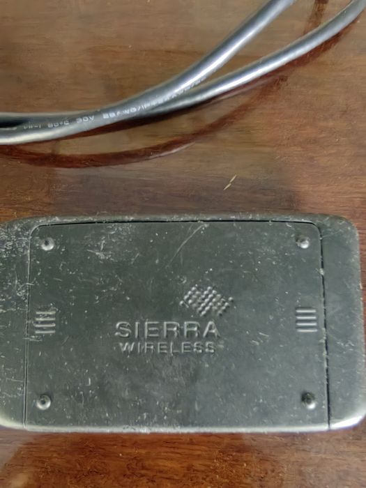 Мобільний роутер Sierra.