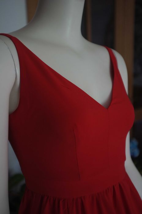 czerwona elegancka długa sukienka suknia wizytowa koktajlowa maksi