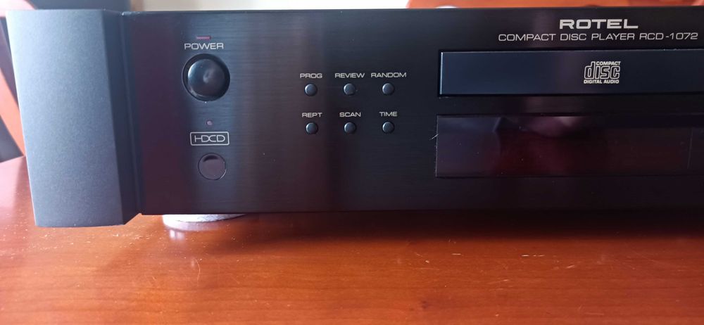 Rotel leitor CD semi-novo