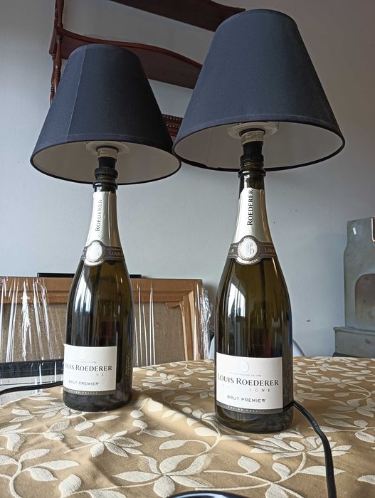 Vendo 2 candeeiros decorativos