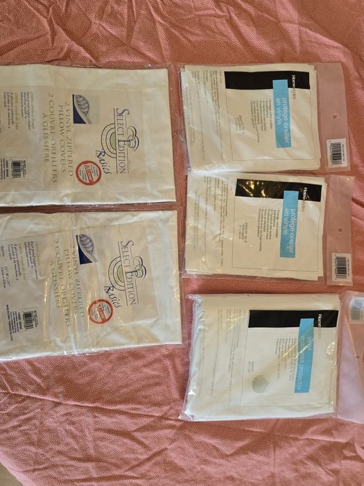 Fora de cama e almofadas