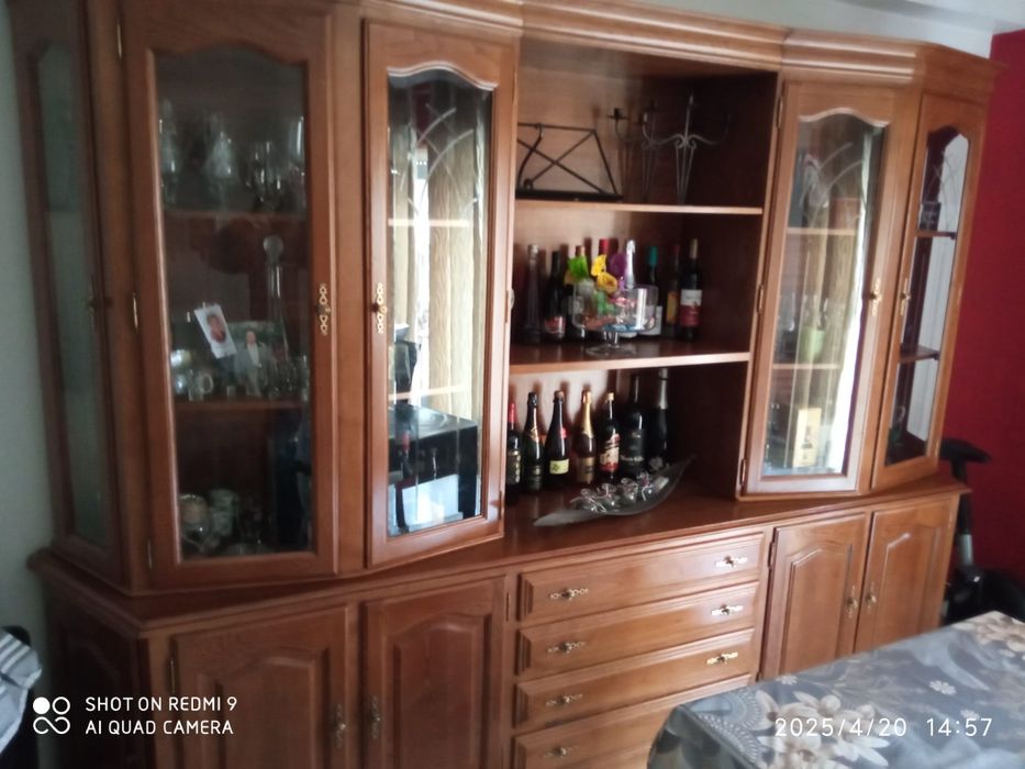Móvel de sala madeira maciça a venda valor 450€