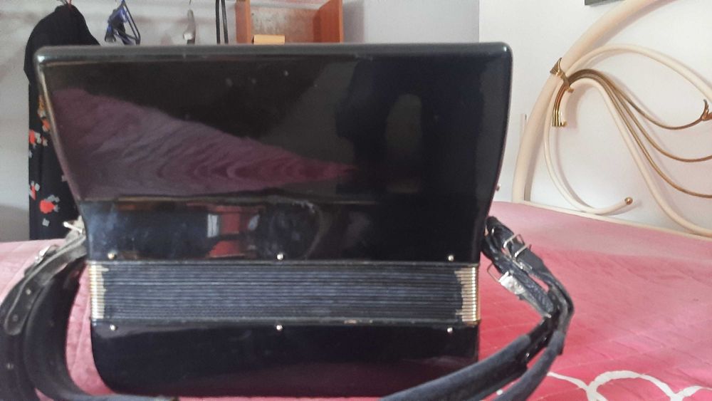Vendo acordeom marca Melodia