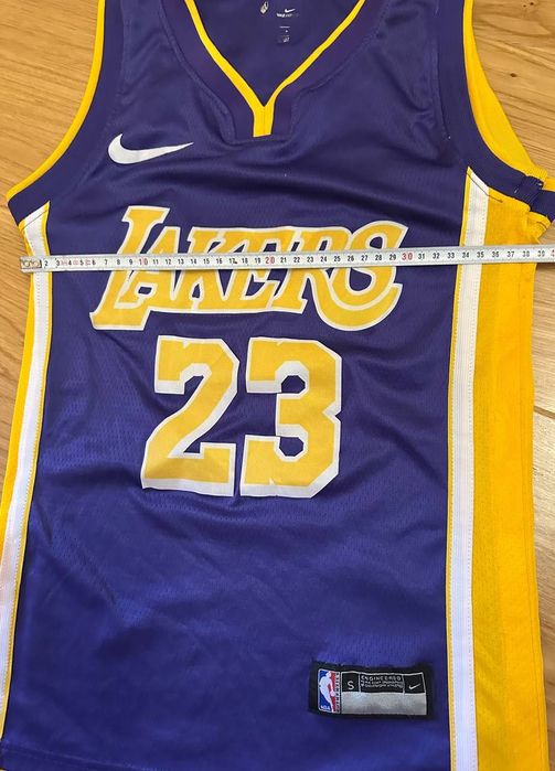 Баскетбольна майка Los Angeles Lakers James 23 розмір S: 330 грн