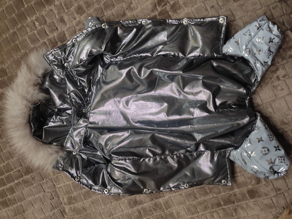 Продам собачий зимний комбинезон
