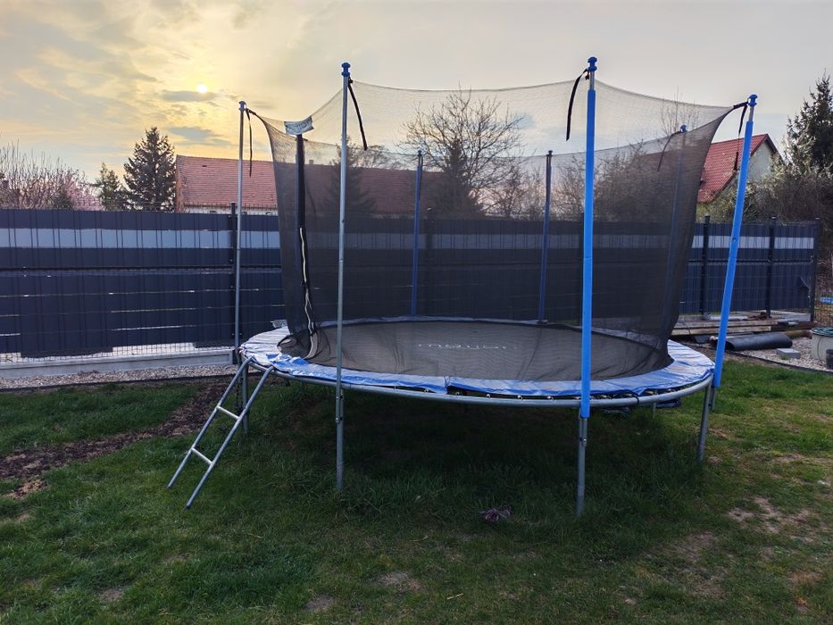 Trampolina duża z siatką
