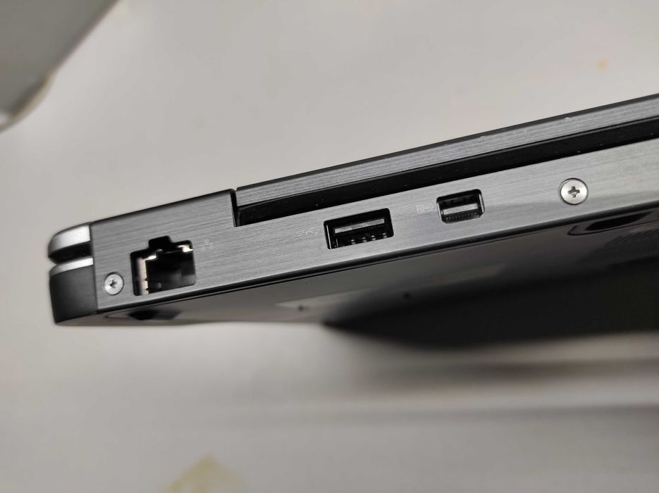 Dell Latitude E7440 Intel i5 4300U 12GB RAM SSD 240GB